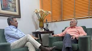 Aécio Neves diz que há espaço para nome alternativo aos polos, após encontro com Temer em SP