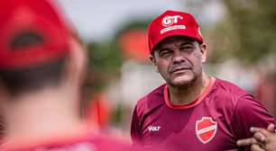 Novo comando: Vila Nova fecha com técnico após demissão de Umberto Louzer