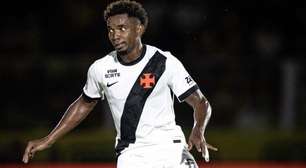 Thiago Mendes celebra sequência positiva do Vasco antes da Data Fifa