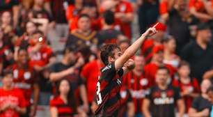 Athletico faz dois no Coritiba e leva a melhor no clássico paranaense