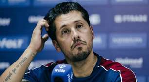 Questionado sobre "ameaça" de Vojvoda, Carpini desabafa após goleada sofrida pelo Fortaleza em estreia na Série B: "Não é problema meu"