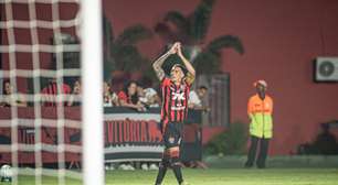 Com gol decisivo de Baralhas, Vitória derruba o Mirassol e respira no Brasileirão