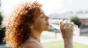 Quer resultados na academia? Veja quanto de água uma gym girl precisa