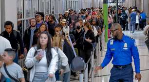 Por que aeroportos nos EUA enfrentam caos e o que decisão de Trump de enviar ICE tem a ver com isso