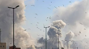 Após ataques, nuvem tóxica atinge iranianos e pode causar doenças como câncer