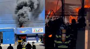 Vídeos mostram combate dos bombeiros a incêndio de grandes proporções em loja de tintas na Grande SP