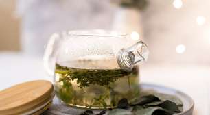 7 chás com ervas para melhorar a saúde no outono