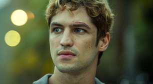 Gabriel Leone evita espelho por um mês para papel; diretor revela
