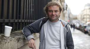 O encontro que ajudou sem-teto a se tornar escritor best-seller após 27 anos nas ruas