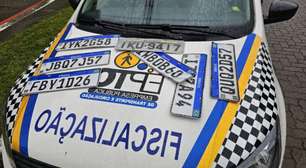 EPTC auxilia motoristas a recuperar placas perdidas no temporal