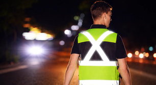 Projeto quer tornar colete refletivo obrigatório dentro dos carros no Brasil