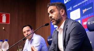 Artur Jorge oferece solução à crise no Cruzeiro e revela conversa com Pedrinho