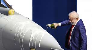 Embraer apresenta 1º caça supersônico produzido no Brasil