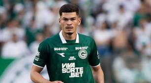 Botafogo fecha contratação de zagueiro do Goiás