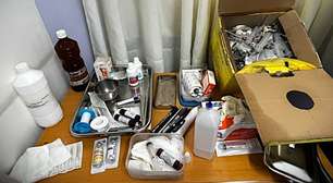 Médico cirurgião plástico é preso por uso de substância proibida em clínica clandestina em Porto Alegre