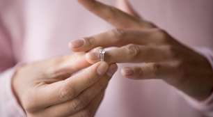 Aliança de casamento? Não: o novo hit entre ex-casais é o anel de divórcio