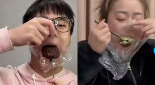 O que é 'Plastic Eating'? Entenda os riscos da nova moda de comer alimentos com plástico