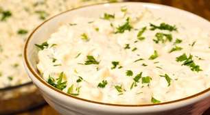 Salada refrescante, uma deliciosa combinação de acelga com abacaxi, para um acompanhamento perfeito