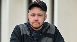 'Abracei um homem armado para impedi-lo de explodir hospital'