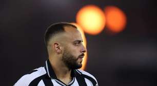 Negociação por Arthur Cabral trava, e Corinthians recua por valores