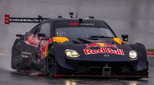 Verstappen testa carro da Super GT sob chuva em Fuji