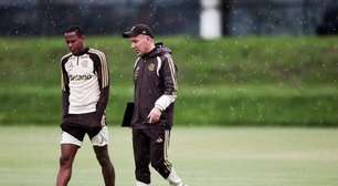 Wallace Yan ganha sobrevida no Flamengo e cai nas graças de Leo Jardim