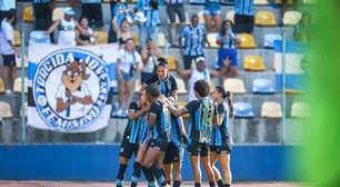 Grêmio, cirúrgico, supera Internacional e vence a primeira no Brasileirão Feminino