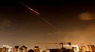 Guerra no Oriente Médio completa um mês e ofensiva se amplia com ataque dos Houthis contra Israel