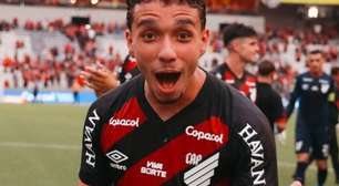 Atacante do Athletico é internado e fica fora da partida contra o Botafogo