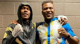 Francis Ngannou fica sem palavras após nova derrota de Adesanya no UFC: 'Que p*** é essa?'