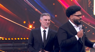 Paulo Vieira zoa 'ppt polêmico' da Globo no Melhores do Ano