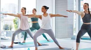 Você encararia uma aula a 40 °C? Entenda o que é hot yoga