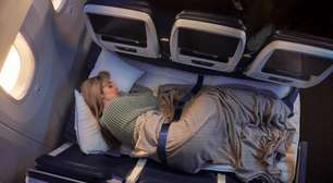 Como duas companhias aéreas estão tentando resolver a tortura que é dormir na classe econômica