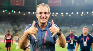 Na mira do Flamengo, atacante desconversa sobre possível acerto; veja