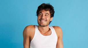 "Não é sobre nostalgia": Tiago Iorc explica por que decidiu revisitar "Troco Likes" e anuncia turnê afetiva (ENTREVISTA)