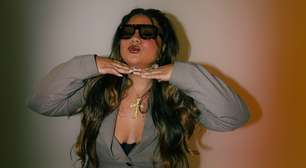 Mac Júlia leva a pista para o centro de sua narrativa no álbum "Segue o Baile"