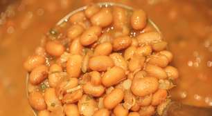 O feijão deve ser cozido com ou sem sal? Entenda como essa escolha pode impactar a digestão