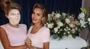 Famosa é massacrada por tirar fotos ao lado do caixão da filha; saiba quem