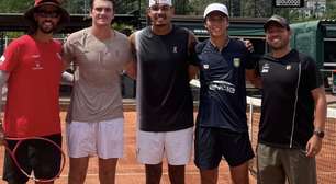 João Fonseca se prepara no saibro para Monte Carlo ao lado de jovem Leonardo Storck