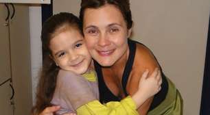 Mel Maia compartilha bastidores das gravações de 'Avenida Brasil' e encanta público