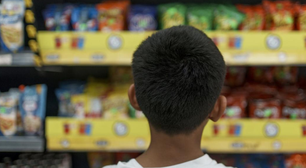 Símbolo de 'infância feliz', ultraprocessados ainda têm rótulos pouco compreendidos, diz estudo