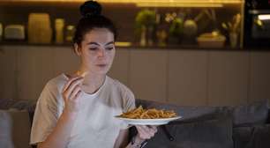 Entenda o que acontece quando você troca a janta por um lanche à noite