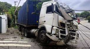 Postes ganham mais fibra e menos cimento