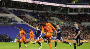 Escócia, que enfrenta o Brasil na Copa, perde para Costa do Marfim