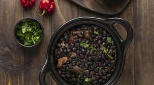 Esse erro comum ao preparar feijão pode reduzir a absorção de ferro; entenda