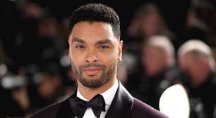 Regé-Jean Page comenta especulações sobre ser o próximo James Bond: 'Não é normal'