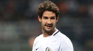 De olho na sequência da Série A, Vitória fecha contratação de Alexandre Pato e para o Brasil