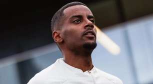 Liverpool ganha reforço para reta final da temporada