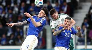 Barcelona ignora 'fator vilão' e prepara R$ 420 milhões por Bastoni, da Itália