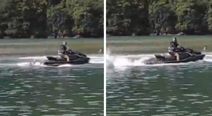 Homem derruba companheira de moto aquática e a ameaça com manobras no litoral de SP